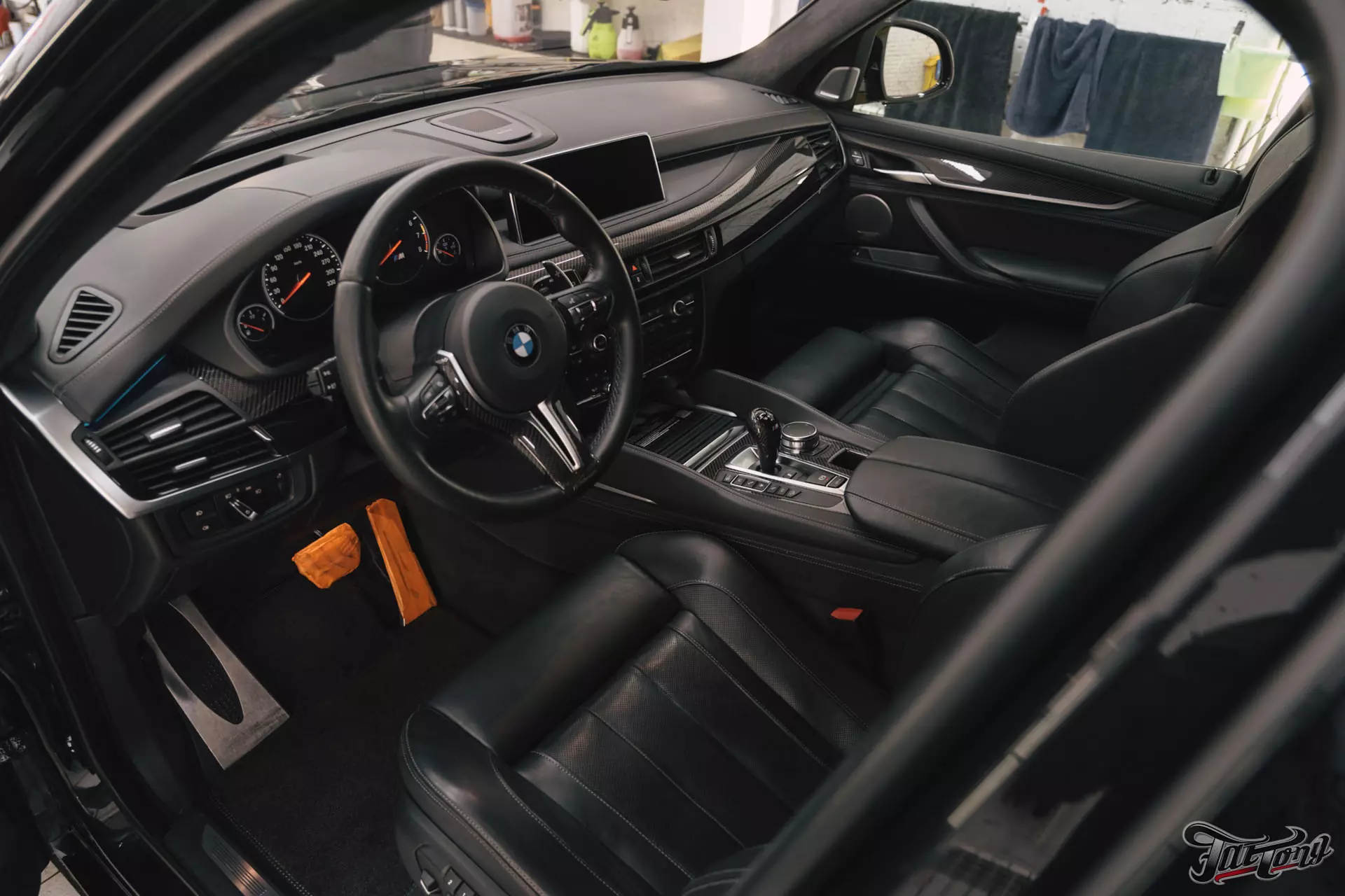 Химчистка салона на BMW X5